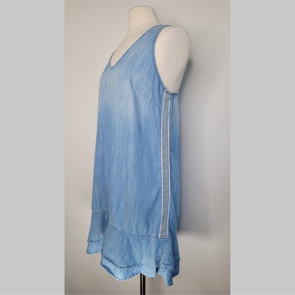 BELLA DAHL Blue Chambray Dress Size L Side-Stripe Racerback Flounce V-Neck - Picture 4 of 15